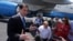 El secretario de Estado Rubio habla con la prensa antes de abordar su avión, en la Base de la Reserva Aérea de Homestead, en Florida. 