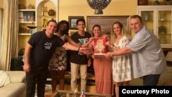 Integrantes de Proyecto Cobijo de apoyo a refugiados cubanos en España