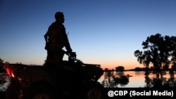 EEUU ha logrado tener " la frontera más segura de la historia y éxitos sin precedentes en materia de control fronterizo", dijo la secretaria de Seguridad Nacional Kristi Noem.