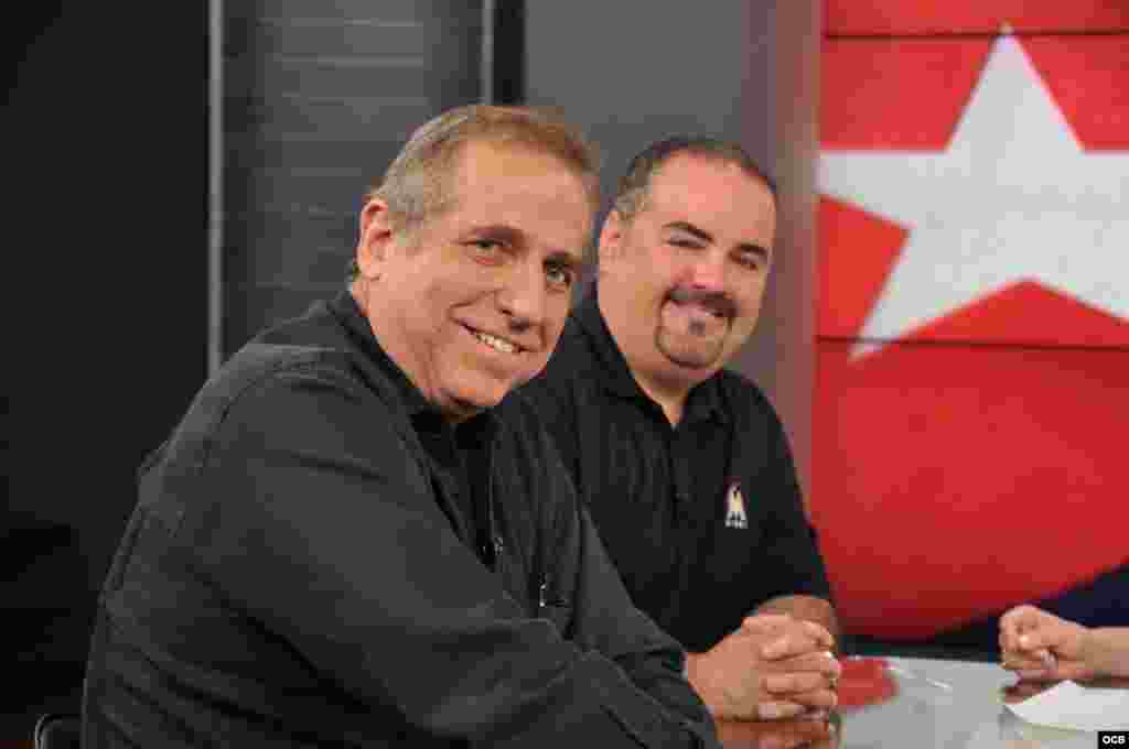 Joachim De Posada, psic&oacute;logo y Juan Mart&iacute;nez director de mercadeo de los Miami Marlins.