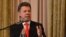 El presidente de Colombia, Juan Manuel Santos, habla hoy, lunes 2 de diciembre de 2013, durante un evento de la Cámara de Comercio Colombo Americana en Miami (EE.UU.). 