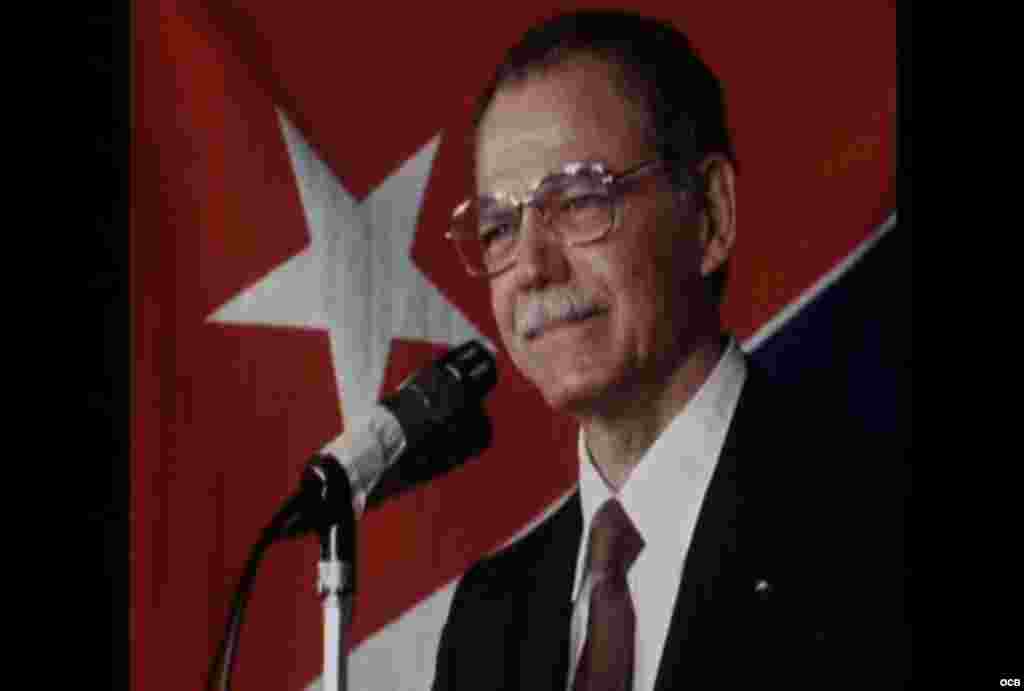 Matos participaba activamente del movimiento anti castrista en Miami, sirviendo como secretario general del partido políticoCuba Independiente y Democrática (CID).