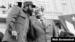 Fidel Castro visitó tres semanas a su amigo Salvador Allende en Chile, en noviembre de 1971.