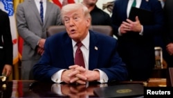 El presidente de los Estados Unidos, Donald Trump, habla con los medios desde la Casa Blanca en Washington DC. REUTERS/Nathan Howard