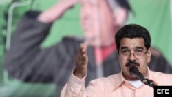 El gobierno cubano estaría apurado porque Chávez pueda juramentar y Nicolás Maduro asuma de nuevo como vicepresidente.