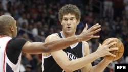 El jugador cubano americano Brook Lopez, de los Brooklyn Nets (NBA)