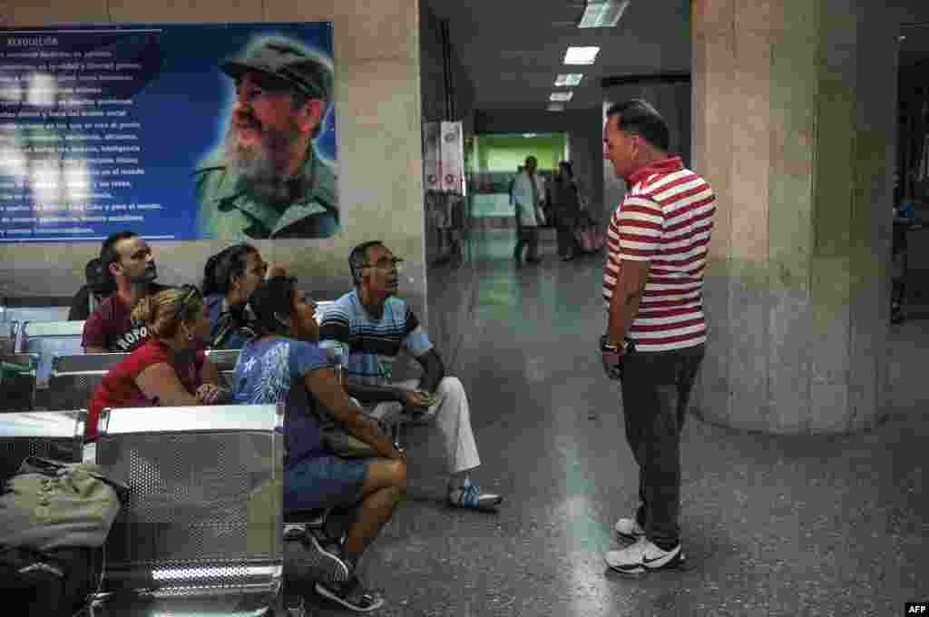 Una foto del Fidel Castro en el Hospital "Comandante Manuel Fajardo", en La Habana.