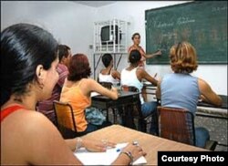 Fidel Castro creó más de 3.000 universidades municipales (Cubanet).