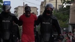 Otro día de protestas y represión en Cuba