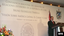 El canciller de Cuba, Bruno Rodríguez, durante una conferencia en la capital mexicana, noviembre de 2013. Archivo.