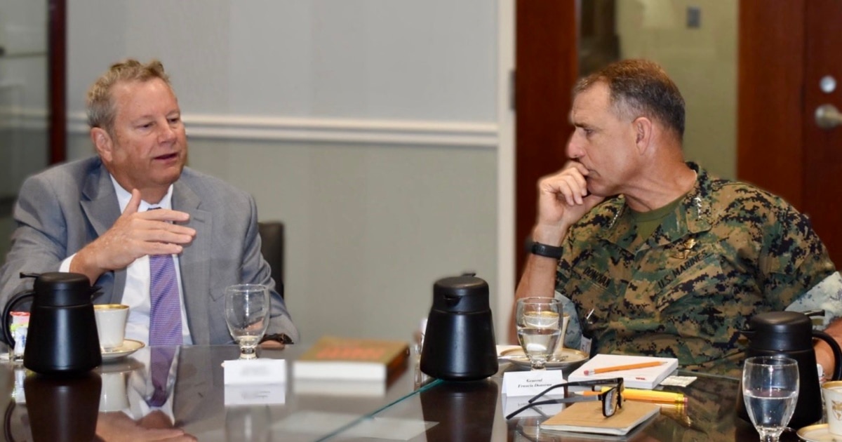 Tweeter Comando Hammer se reúne con jefe del Comando Sur de EEUU: