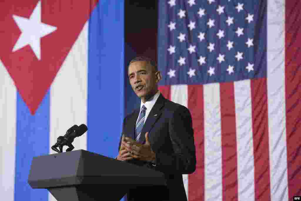 Obama habla ante el foro en el que participan también empresarios estadounidenses y representantes de compañías estatales cubanas. 