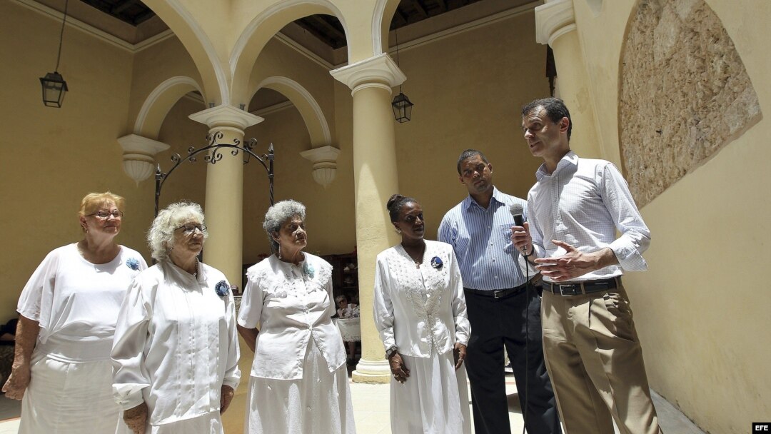 El secretario general de la consejería de Presidencia de la Junta de Castilla y León, José Manuel Herrero visitó Cuba en mayo de 2013.