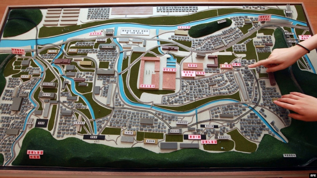 Maqueta del campo de concentración número 18 en Bukchang, en la provincia sureña de Pyongan, en Corea del Norte.