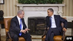 El presidente de Estados Unidos, Barack Obama (d) y el primer ministro de Israel, Benjamín Netanyahu (i). 