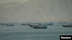 Buques anclados en el estrecho de Ormuz.