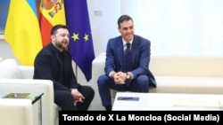 El presidente del gobierno español se reúne con el presidente de Ucrania, Volodomyr Zelenskyy.