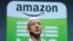 Archivo - El fundador y consejero delegado de la tienda por internet Amazon, Jeff Bezos, presenta la nueva tableta electrónica "Kindle Fire".