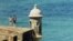 Turistas visitan la fortificación española de San Felipe del Morro de la ciudad amurallada de San Juan, Puerto Rico.
