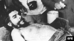 Archivo Imagen de Che Guevara capturado y muerto por el ejército boliviano