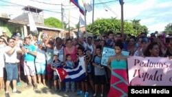 Colombianos y cubanos protestaron en Turbo contra las deportaciones. Foto Cortesía de Pachy Pachy por vía Facebook.