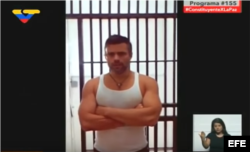 El gobierno venezolano divulgó la noche de este miércoles un video como prueba de vida del líder opositor Leopoldo López, grabado en su celda, ante rumores difundidos en las redes sociales de que había muerto.