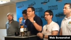 Simón Calzadilla, diputado opositor venezolano anuncia convocatoria de la MUD a paro cívico