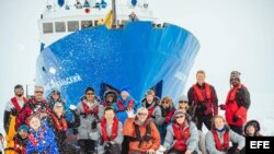 El rompehielos ruso Akademic Shokalsky atrapado en la Antártida. 