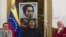 El presidente venezolano, Nicolás Maduro (c), junto con el vicepresidente Jorge Arreaza (i) y el vicepresidente económico y presidente de PDVSA, Rafael Ramírez (d).