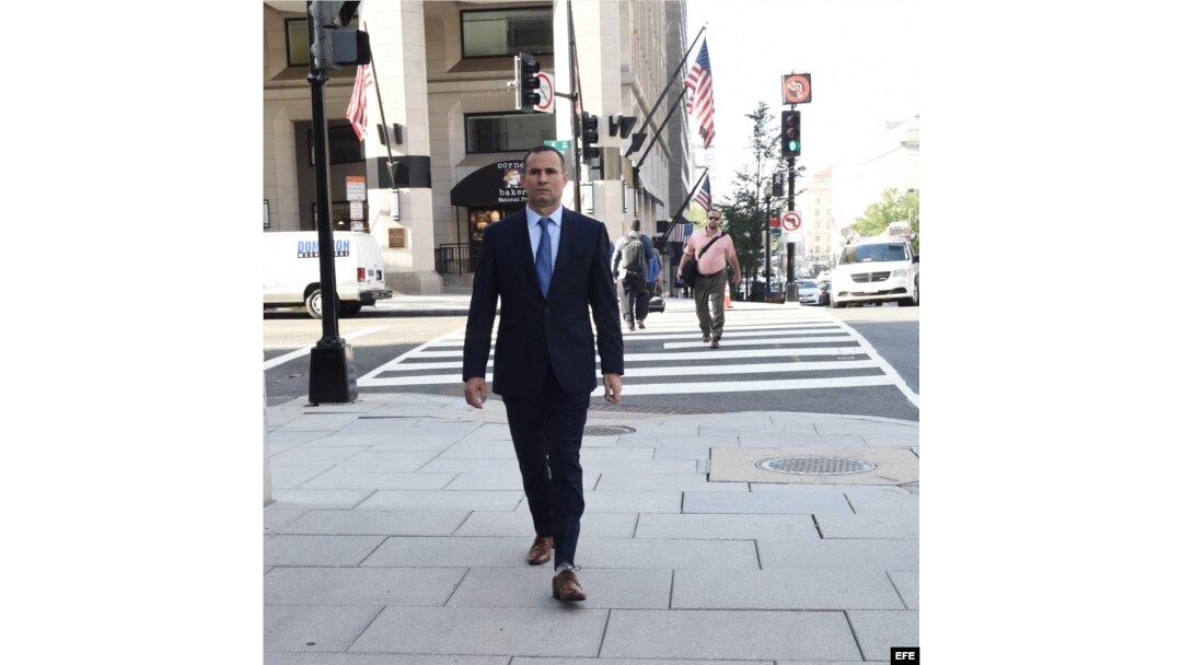 El disidente cubano José Daniel Ferrer camina hoy, miércoles 1 de junio 2016, en Washington, DC (EE.UU.).