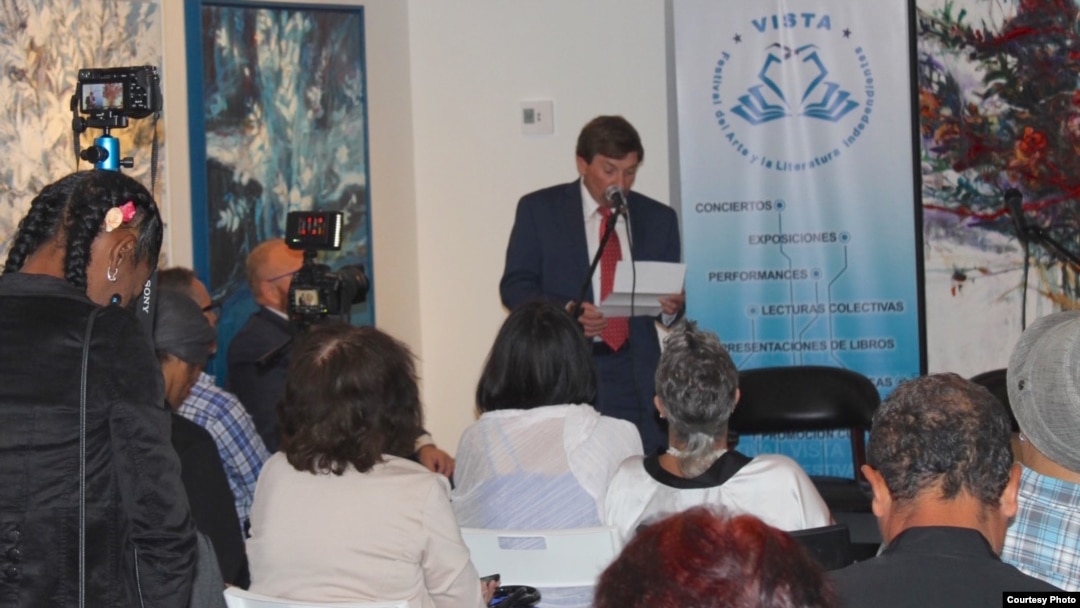 El empresario Miguel Lopez Jr durante el Festival Vista.