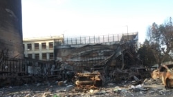 Edificación comercial incendiada por los violentos en las protestas en Valparaiso, Chile. (Foto Paul Sfeir)