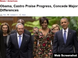 Michelle y Barack Obama llegan a la cena de Estado acompañados por Raúl Castro.