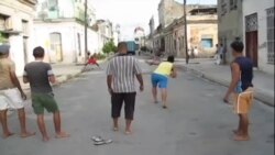 Cuatro Esquinas contra fútbol: una lucha por salvar el béisbol en Cuba