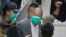 El empresario y comunicador Jimmy Lai tras presentarse en un tribunal de apelación el 9 de febrero de 2021. (AP Photo/Kin Cheung, File).