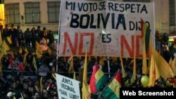 Opositores protestan en Bolivia por postulación de Evo Morales