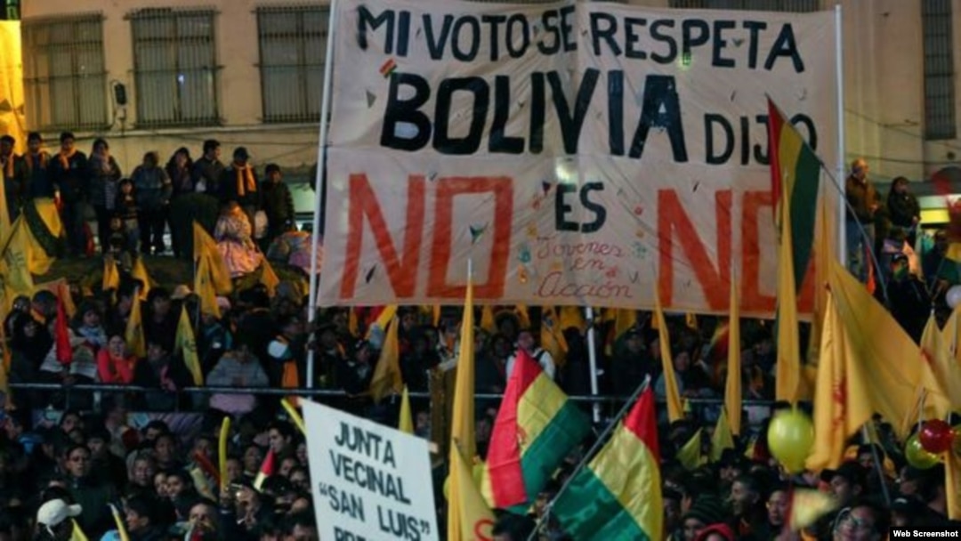 Opositores protestan en Bolivia por postulación de Evo Morales