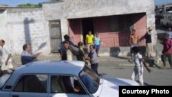 Policia arresta a opositores en Cuba