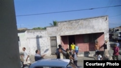 Policia arresta a opositores en Cuba.