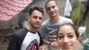 Andy García Lorenzo (centro) junto a su cuñado Jonathan López y su hermana, Roxana García Lorenzo. (Foto: Facebook)