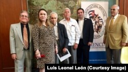 Autores cubanos en la conferencia "Educación y literatura para una Cuba Democrática"en Coral Gables