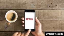 Netflix permite descargar sus materiales para verlos offline
