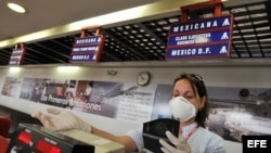 Foto ARCHIVO. En otras ocasiones se han extremado las medidas sanitarias en el Aeropuerto internacional José Martí, ante la amenaza de epidemias. 