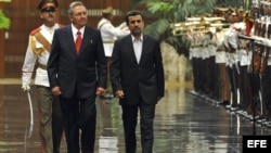 Los gobernantes Raúl Castro y Mahmud Ahmadineyad son buenos aliados.