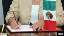ARCHIVO. Frima de acuerdos entre México y Cuba.