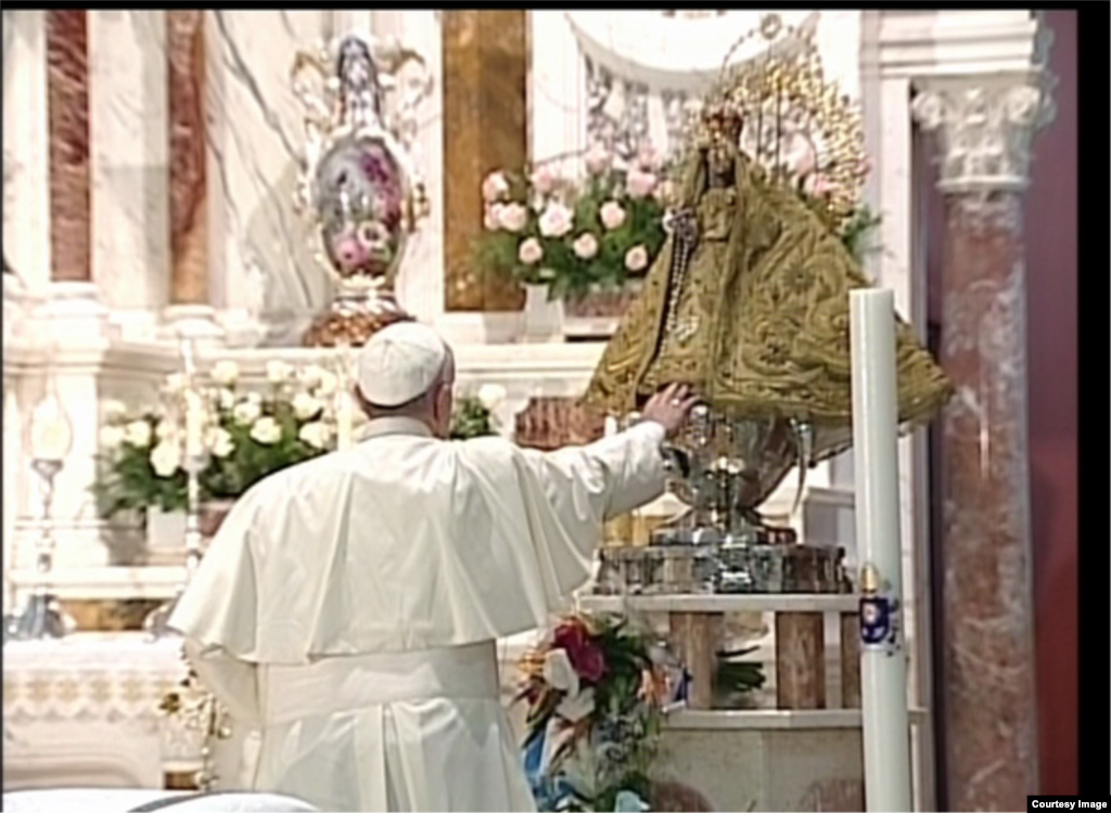 El Papa en el Santuario del Cobre.