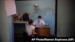 Un consultorio médico en Madruga, Cuba.
