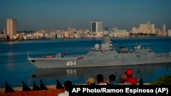 La fragata Almirante Gorshkov de la Armada rusa llega al puerto de La Habana, Cuba, el 24 de junio de 2019. Foto AP/Ramón Espinosa, Archivo)