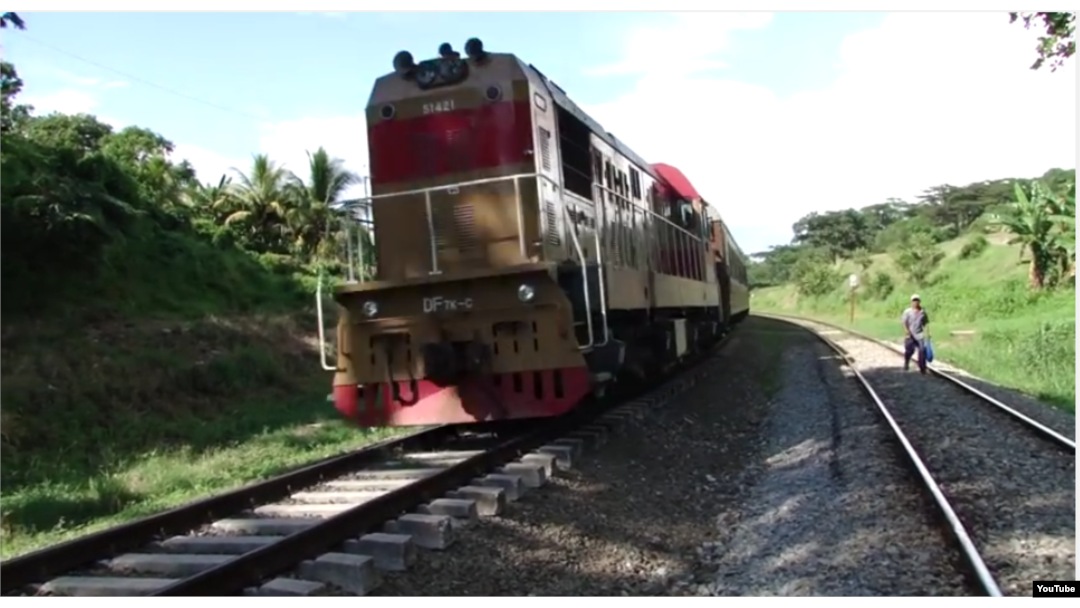 Reporta Cuba. Tren que va de Bayamo a Santiago de Cuba. Foto: Camilo Venegas (Youtube).