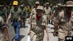 Miembros de la Milicia Bolivariana de Venezuela participan en una manifestación. 